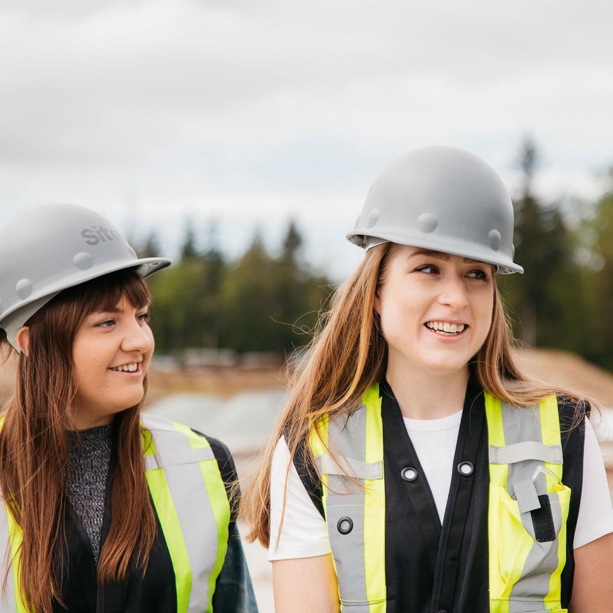 2 women in hard hats